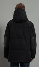 Load image into Gallery viewer, Robert Men Insulated Jacket Black
